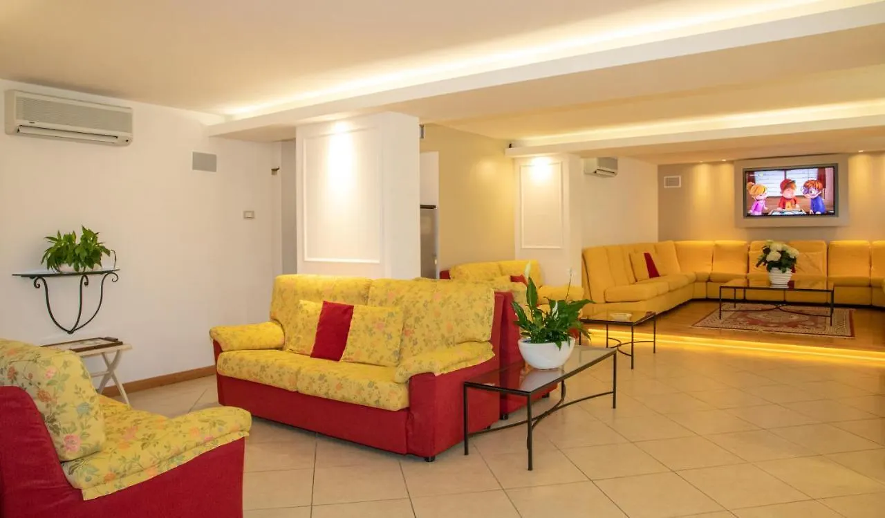 Hotel Imperia 리도 디 예솔로