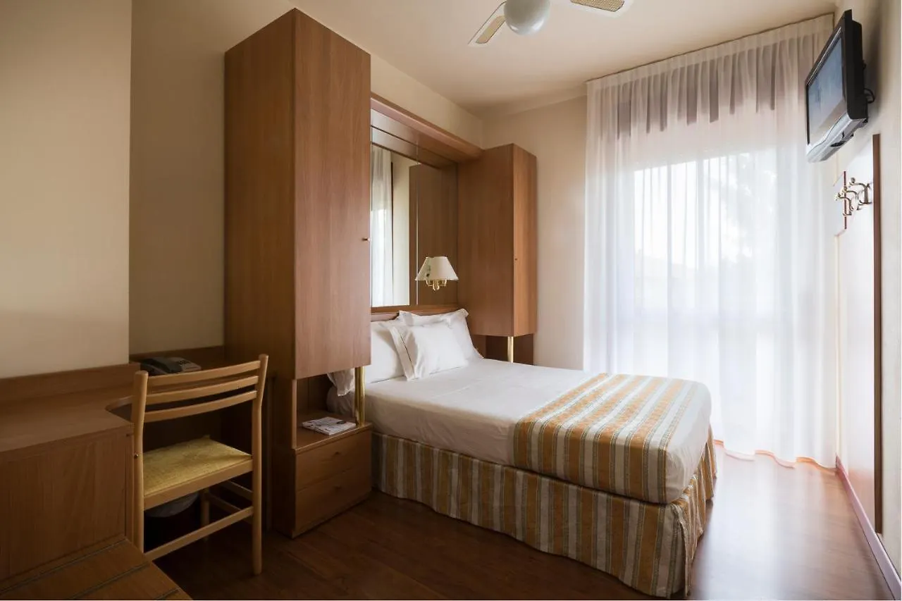 Hotel Imperia 리도 디 예솔로